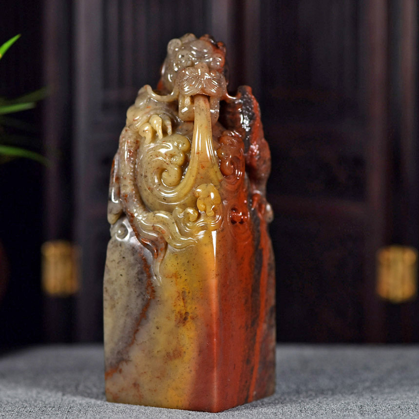 中国寿山石(印材)　草花文彫刻花瓶　置物　瑪瑙 中国寿山石(印材) 草花文彫刻花瓶 置物 瑪瑙