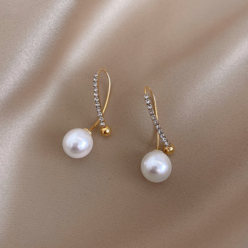 Hong Kong (designer) RVY 2021 new circle earrings Korean fashion earrings personality asymmetrical earrings