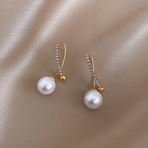 Hong Kong (designer) RVY 2021 new circle earrings South Korean fashion earrings personality asymmetrical earrings