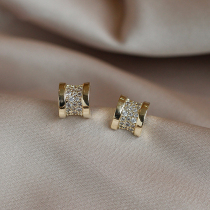 Hong Kong (designer) RVY 2021 new earrings womens simple micro-inlaid exquisite earring nail tide versatile earrings