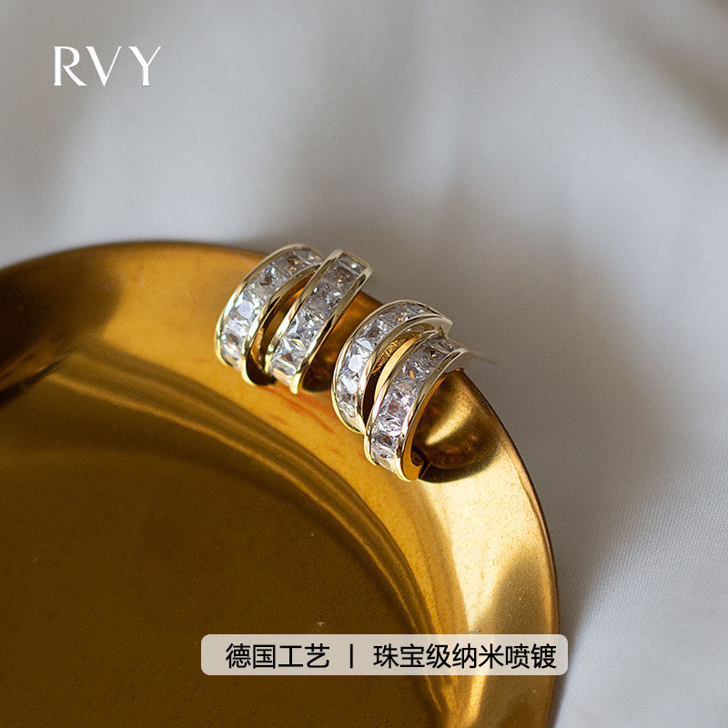 RVY 2023 new tide summer fashion, light luxury and high - quality double C earrings