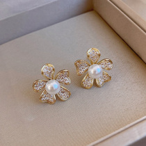 Hong Kong (designer) RVY 2021 New elegant shiny diamond flower earrings