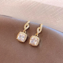 Hong Kong (designer) RVY 2021 new earrings female earrings celebrity light luxury zircon pendant earrings earrings