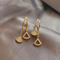 Hong Kong (designer) RVY 2021 new sector full drill earrings South Korean temperament slightly inlaid with four leafy grass ear nails