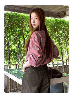 HelloooEat вязаная кофта с V-образным вырезом и длинными рукавами, весенняя коллекция 2025, корейский стиль, деловая модель с вертикальными полосами