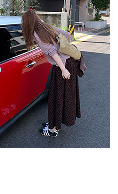 HelloooEat японская винтажная юбка в горошек осенняя коричневая универсальная стройнящая А-силуэта средней длины