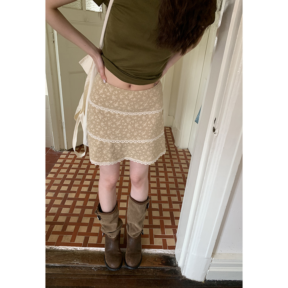 Hellooo Eat винтажная юбка-трапеция с цветочным принтом и кружевными вставками лето 2025