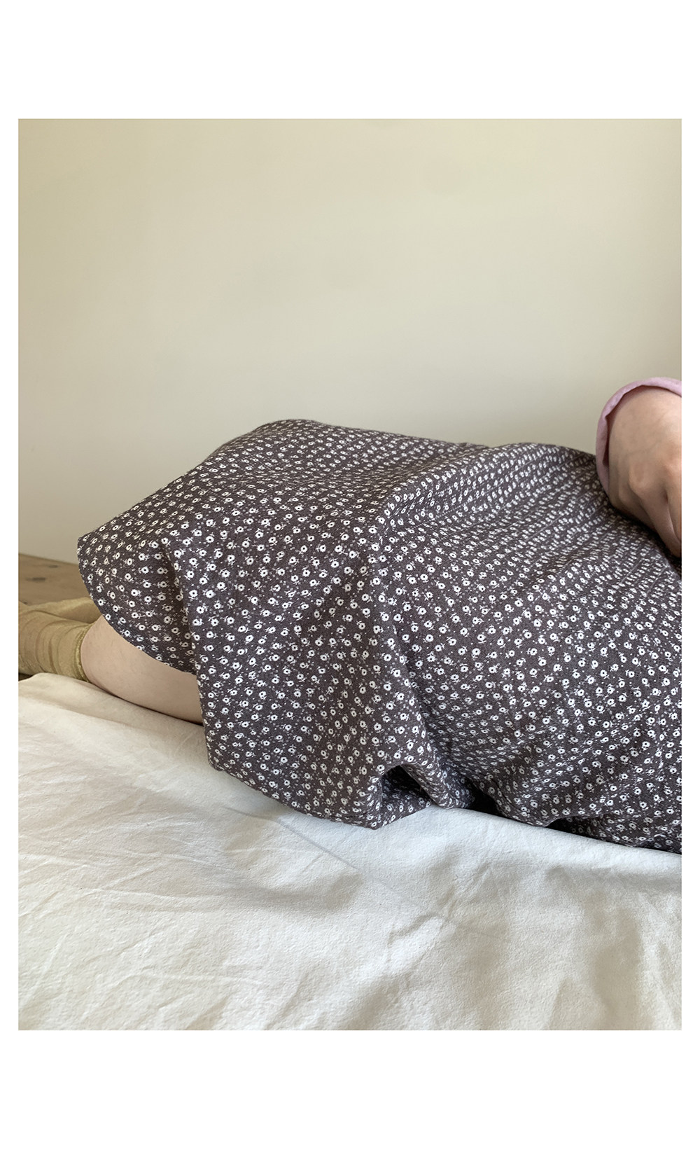 Hellooo Eat весенне-летняя корейская винтажная кофейная юбка с цветочным принтом 2025 универсальная прямая юбка средней длины