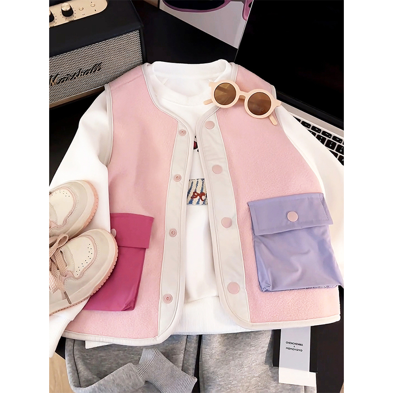 女の子のフリースベスト春と秋の服2024新しい子供の学校の制服の工芸品男の子の暖かいインナーベストファッショナブル