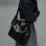 Черная сумка через плечо, вместительная и большая сумка на одно плечо, коллекция 2023