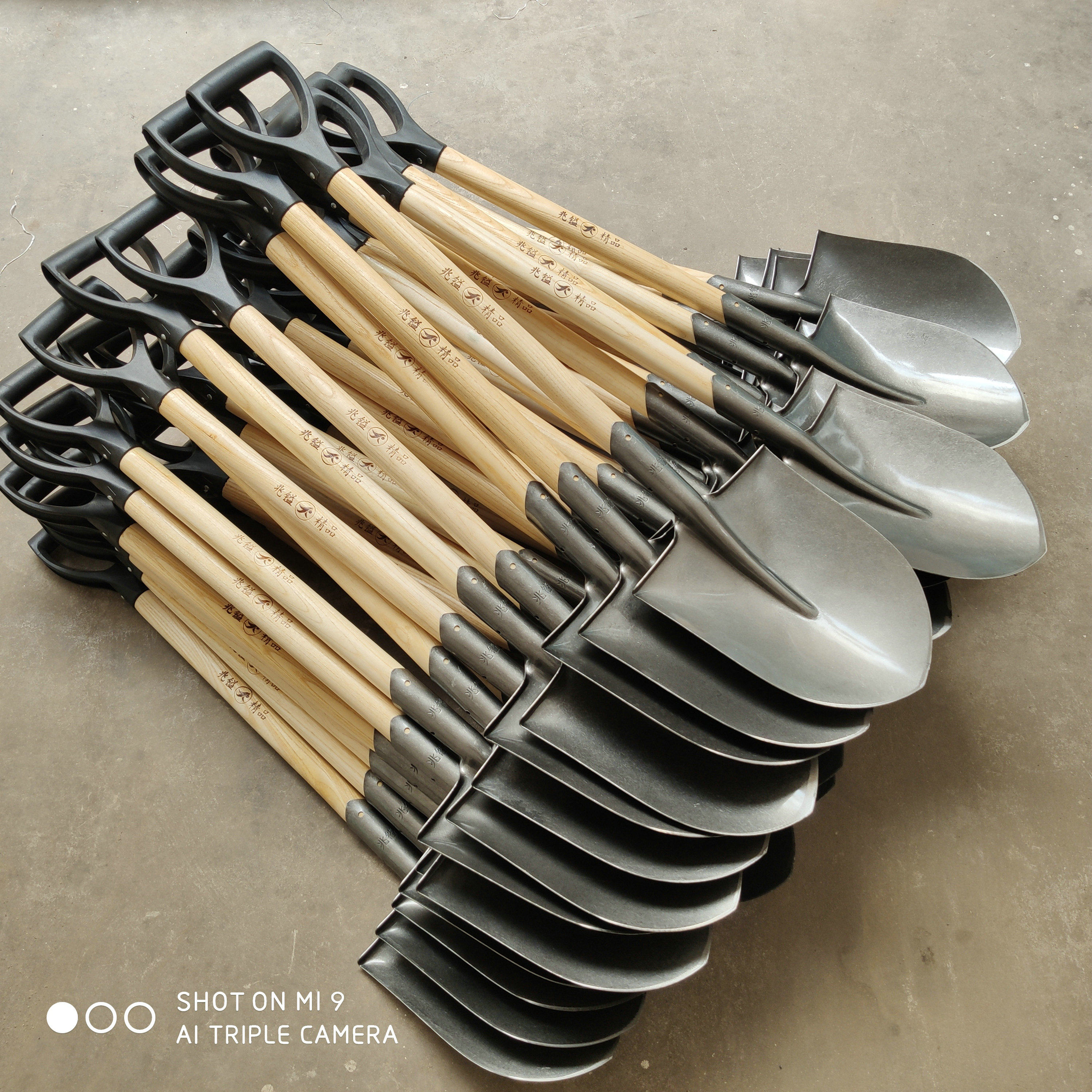 Spade Spade Spade Put agricultural tools Fire flood prevention tip square outdoor digging shovel thickened locust steel shovel Fire shovel