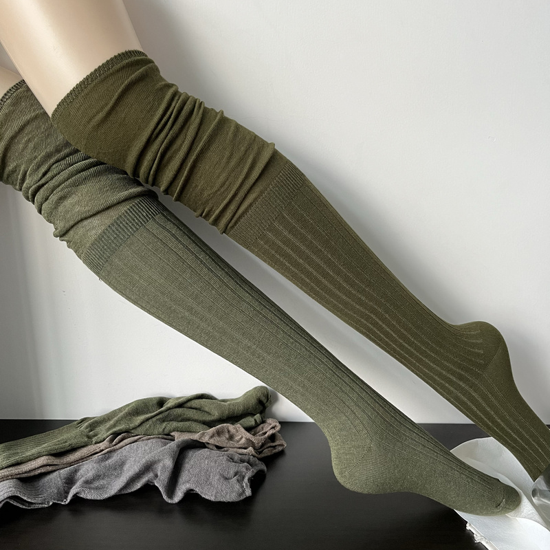 Fashionable Retro Moss Green Over-The-Knee Stockings for Women in Autumn and Winter, Thin Cotton Vertical Stripes Spliced with Coffee Brown High Socks Fashionable Retro Moss Green Over-The-Knee Stockings for Women in Autumn and Winter, Thin Cotton Vertical Stripes Spliced with Coffee Brown High Socks