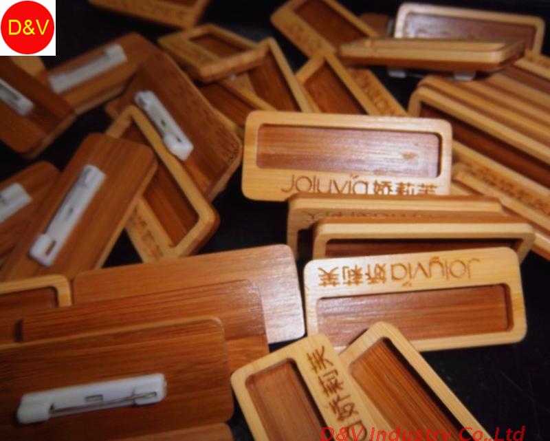 Customized badges, customized signs, wooden worker's number plates, employee badges, work badges, bamboo and wood carving logo customization