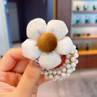 Из жемчуга, в цветочек