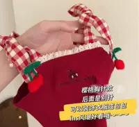 Вязаная брошь вишня 2 шт.