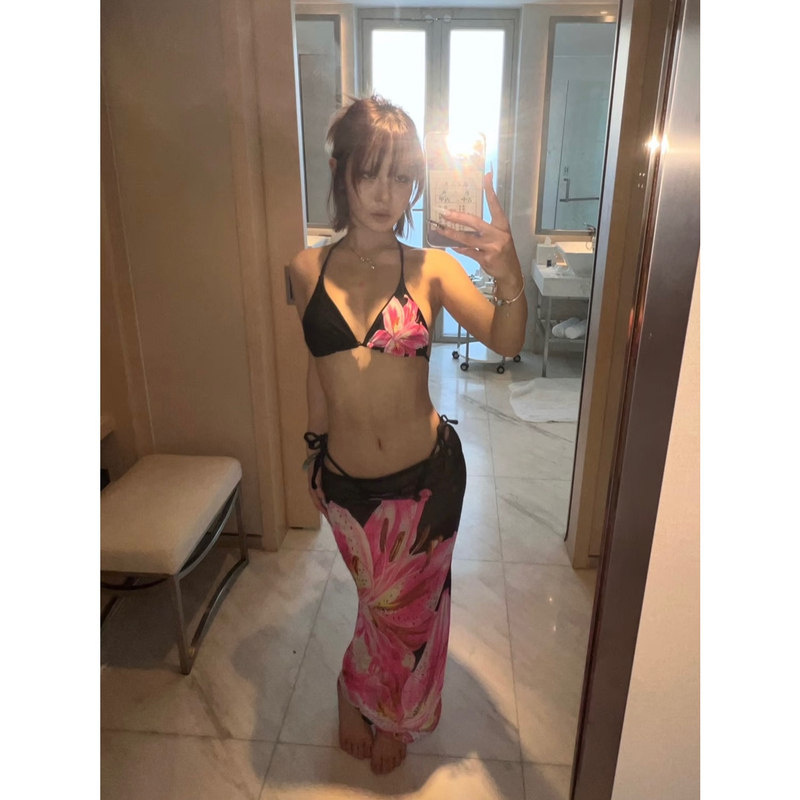Whimsy·Black and Pink ins Style Printed Sweet and Cool Vacation Black Strappy Sexy Mesh Bikini Three-Piece Set