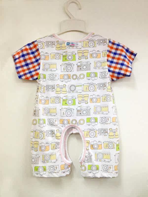 Coffret cadeau pour bébé - vêtements en coton - Ref 1965062 Image 5