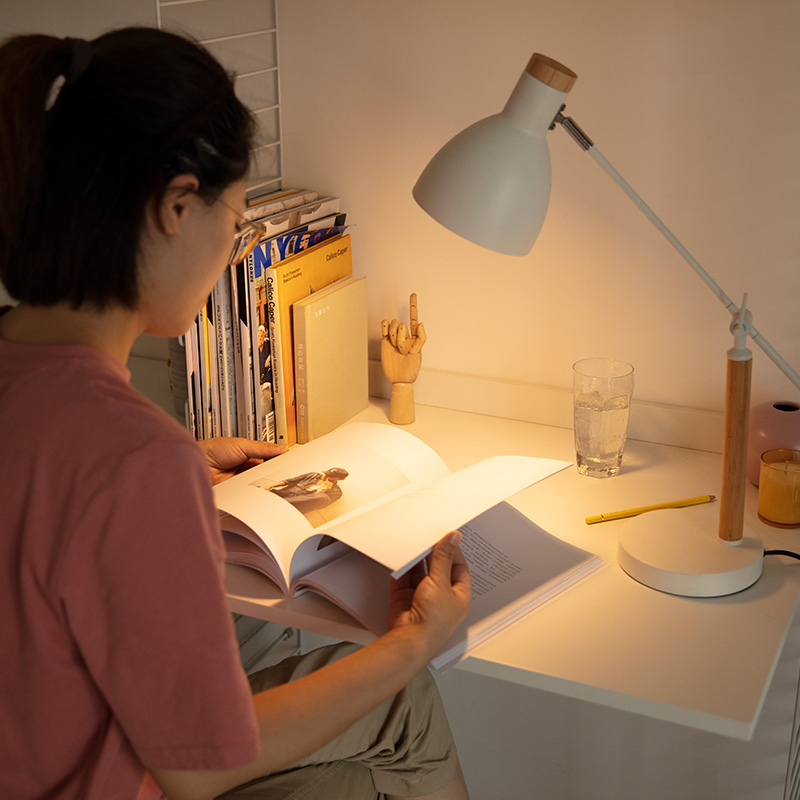 Day-of-the-table lamp solid wood bedroom headboard minimalist modern creativity New Chinese style Zen Serie Book room Red Decorative Lights