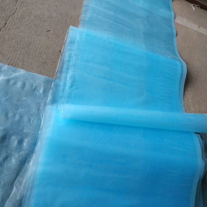 Blue transparent anti-aging longevity high-permeability film drip-free film insulation moisturizing rain shelter small arch shed support film
