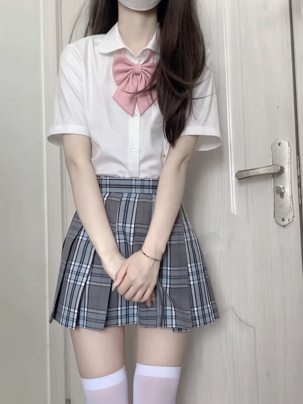 <strong>穿越青春的时光隧道: JK制服与初恋日系写真</strong>