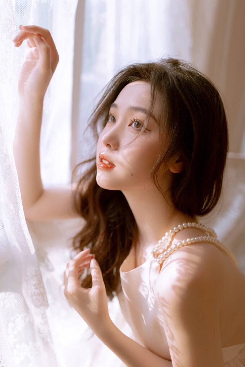 清纯美女写真：唯美风格的小姐姐