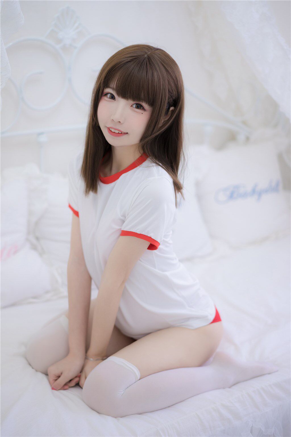 <strong>梦回校园：纯真岁月的JK制服写真</strong>