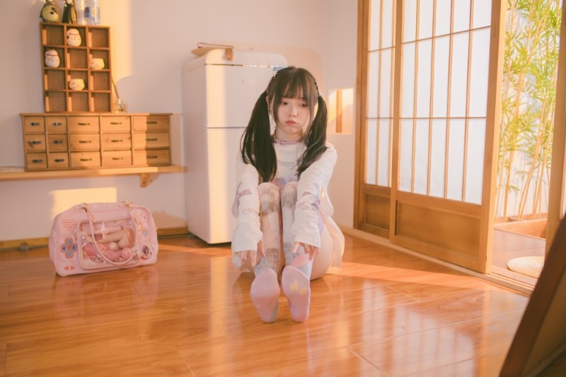 六味帝皇酱 - 午后的少女-傲绝博客