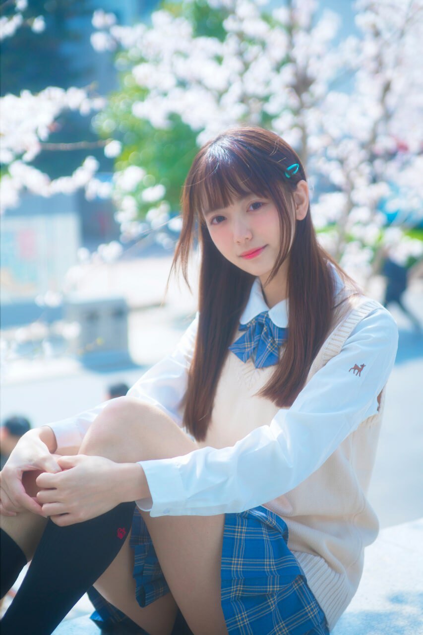 Kyokyo沉迷汉堡王 – 樱花与JK