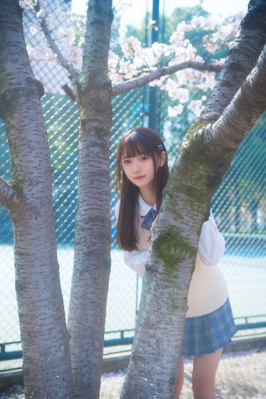 Kyokyo沉迷汉堡王 – 樱花与JK