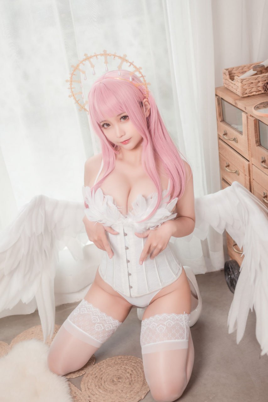 梦幻粉色Cos：翅膀下的精灵