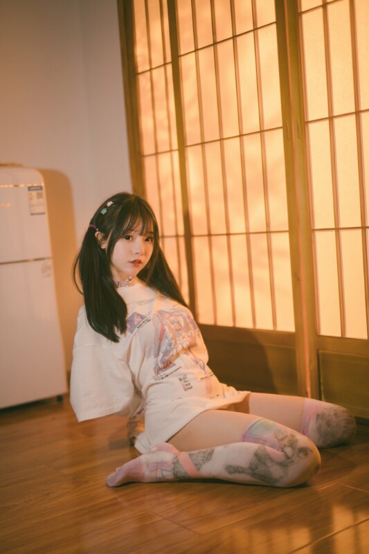 六味帝皇酱 – 午后的少女