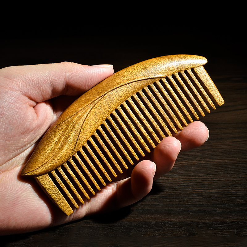 Nanxun Gold Silk Nanmu hundred years of friendship wood comb Hand carved gift woman's family with Sichuan Xiaoyezhen Nanmu comb