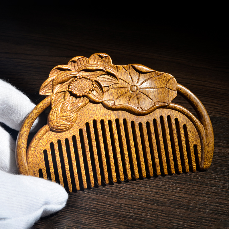 Nanxun gold nanmu comb small lotus flower comb solid wood hand-grinding and carving retro sichuan leaflet zhengnan log