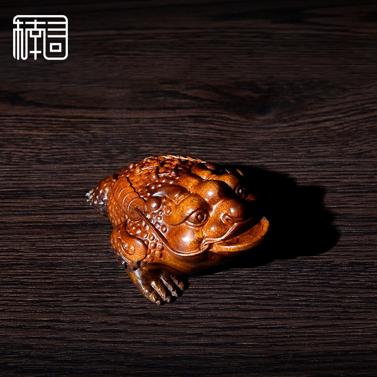 Nanxun Jinsi Nanmu three-legged golden toad handle piece ebony ornament gloomy wood play piece carving home accessories