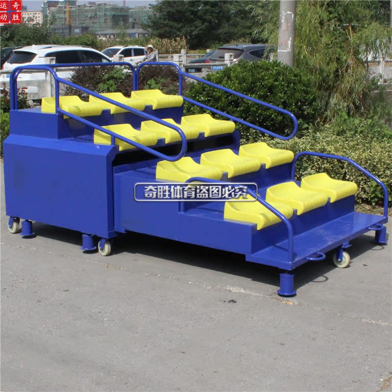 The 12-seat telescopic finish chronograph finisher's table at the end of the referee's stand can be equipped with an awning