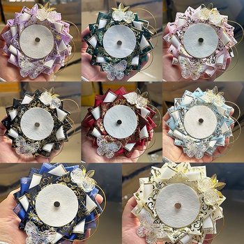 Lolita Accessories Are Gorgeous, Bargain-Priced DIY Brooches, Chest Decorations, and Two-Dimensional Merchandise for Conventions