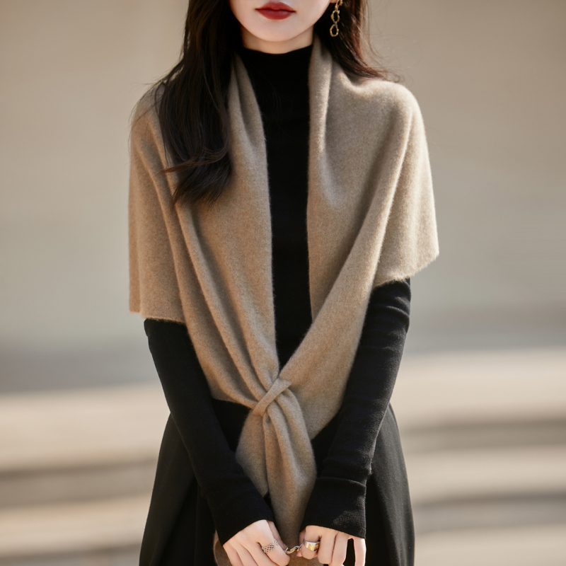 100% Pure Wool Women's Shawl, Solid Color, High-End Feel, Shoulder and Neck Protection, Outerwear Cape, Triangular Knitted Scarf, Cashmere Cape 100% Pure Wool Women's Shawl, Solid Color, High-End Feel, Shoulder and Neck Protection, Outerwear Cape, Triangular Knitted Scarf, Cashmere Cape