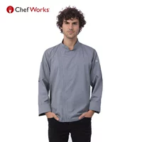 Модель серого на рукавах