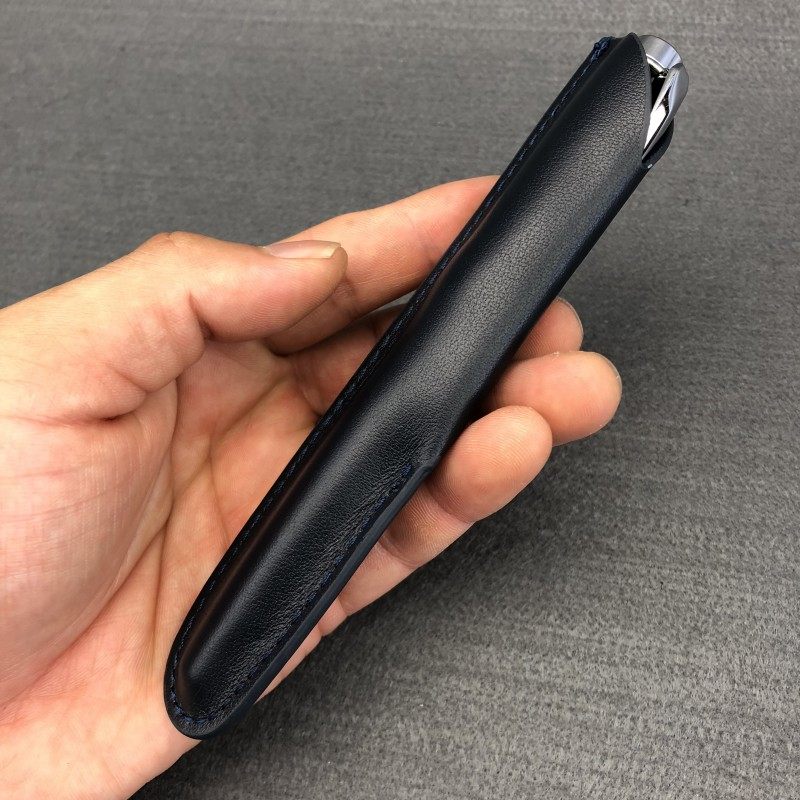 Take the world leather pen case Switzerland LQ ballpoint pen bag gel pen body protective case leather pen case cowhide pen case