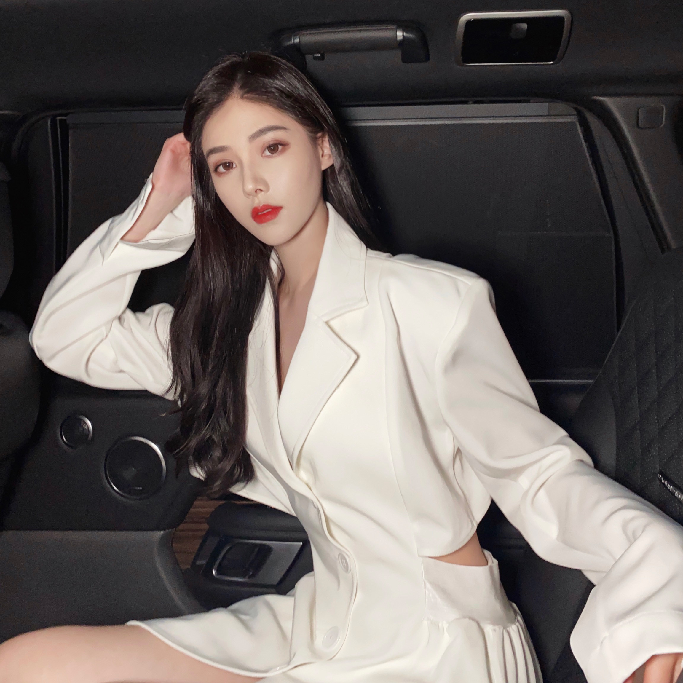 nicky is beautiful and A white design sense suit dress female autumn small fragrance waist waist mid-length long-sleeved temperament