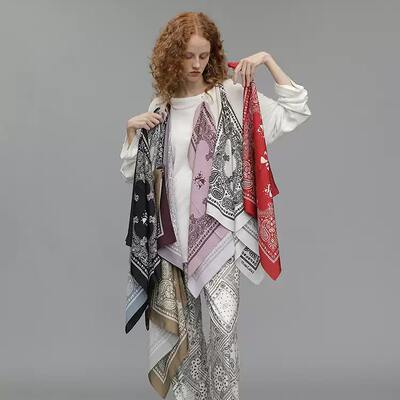 The same Vena Label 25SS retro cashew flower small square scarf for women's clothing accessories as Yu Shuxin