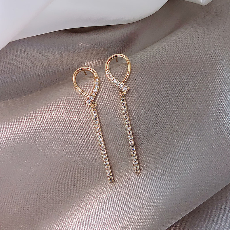 Turning back rate qiao high ~ light extravagant ~ advanced atmosphere pure silver ear nail lady inlaid drill net red flow Su female temperament tide