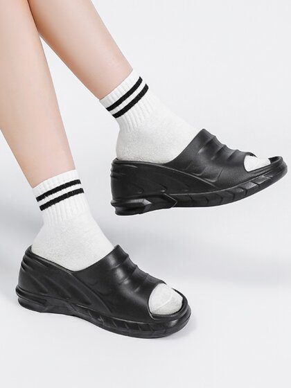 Thick-Soled Height-Increasing Slippers for Women, New Fashionable Versatile Outdoor High-Heeled Sandals, Women's Beach Shoes