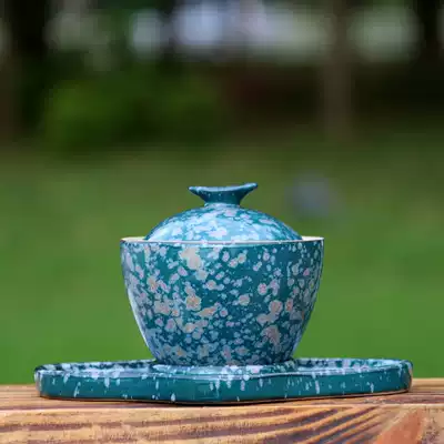 The rough pottery kiln becomes blue sky, the big number of the tea cup, the three talents, the tea, the ceramic tea bowl.