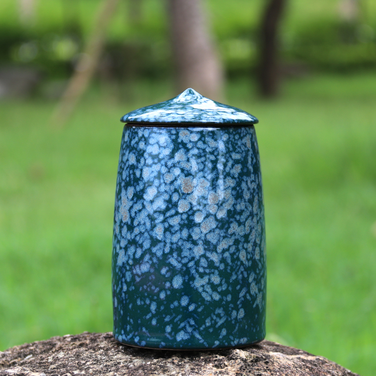 Coarse pottery Blue sky mesh barn ceramic kiln becomes large Tieguanyin tea cans sealed storage small cans of tea tea barrels