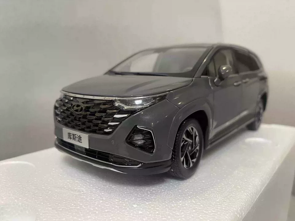 Современная реалистичная модель автомобиля, 2022 год, масштаб 1:18
