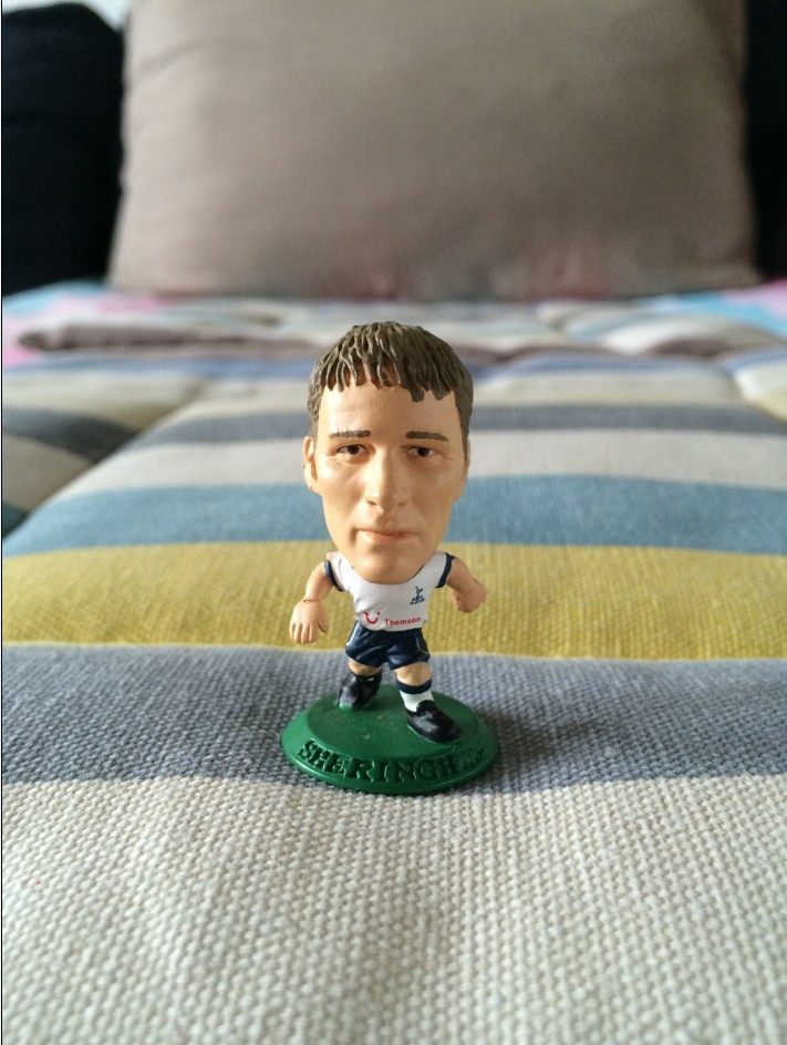 Corinthian Microstars Tottenham Sheringham football doll doll MC1031 green base