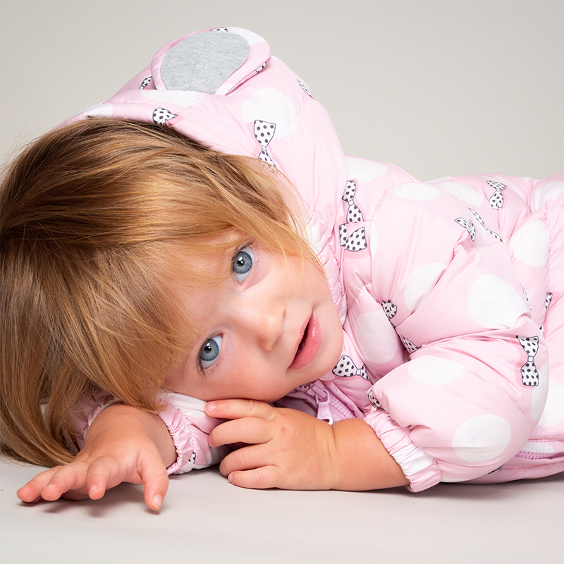 3D立体字母连体衣：运动时尚的新宠