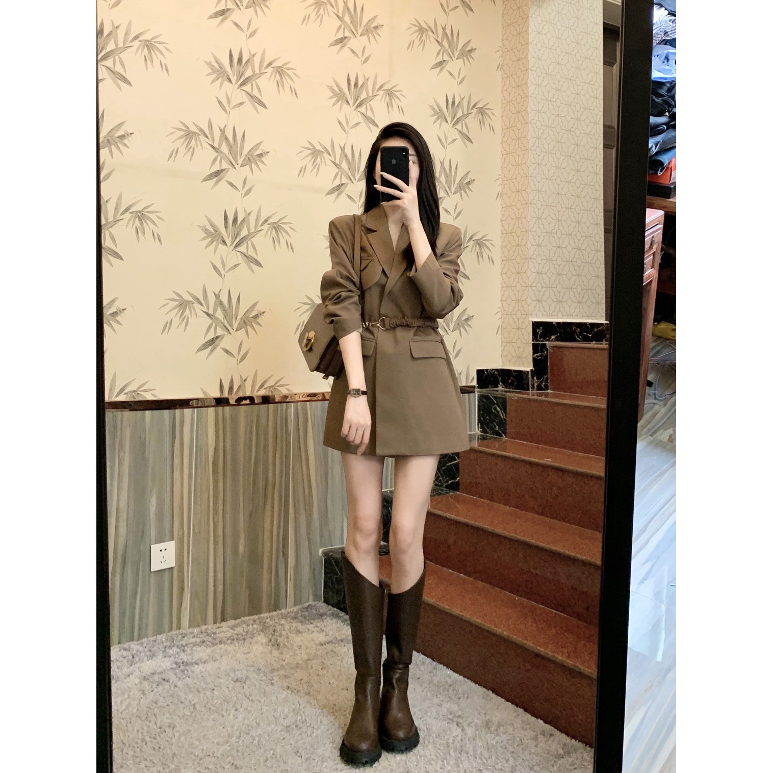 Suit Jacket Woman Spring Autumn 2022 New Yinglun Wind Advanced Design Sensation Small Crowdwaist Temperament Western Suit Jacket