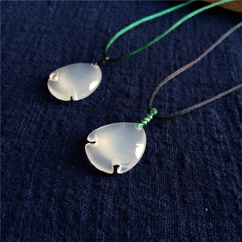 Natural chalcedony flounder pendant women's literary guardian love fish necklace pendant single price